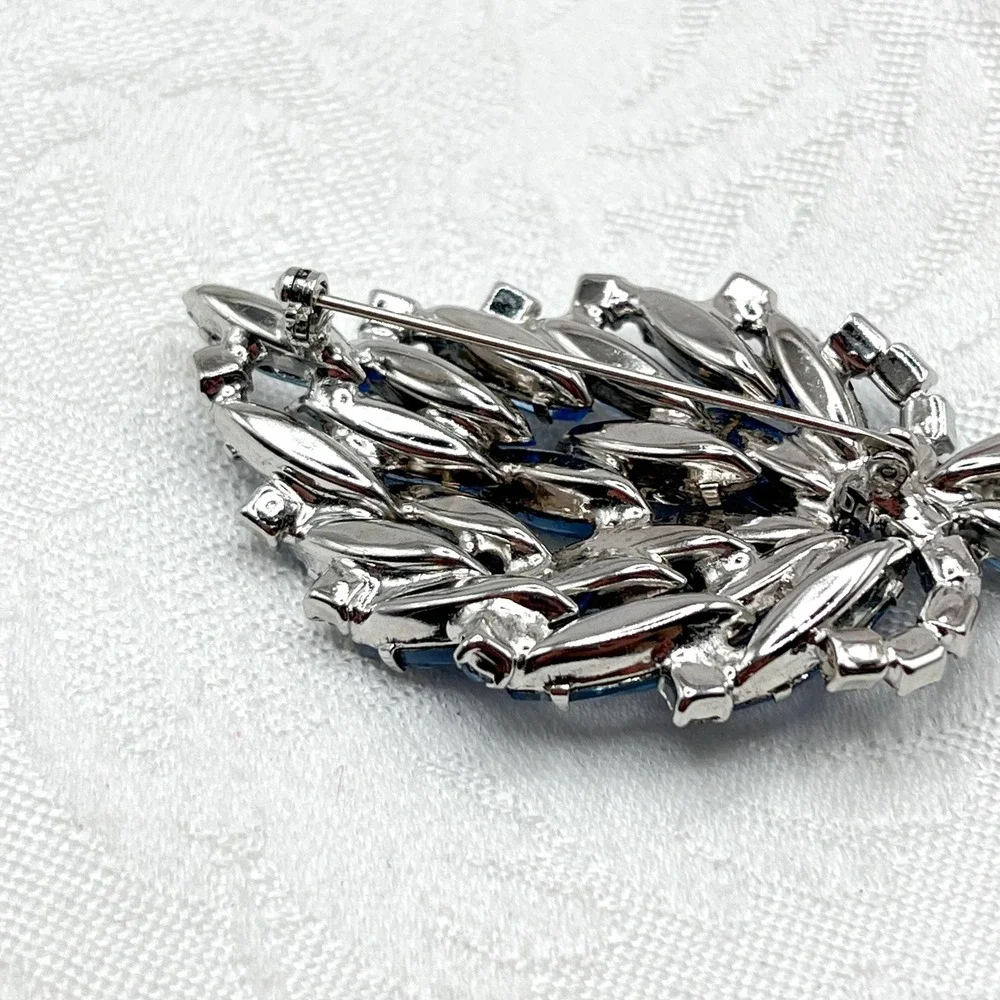 Vintage Blue Navette Marquise Rhinestones Silver Tone Leaf Bundle Brooch